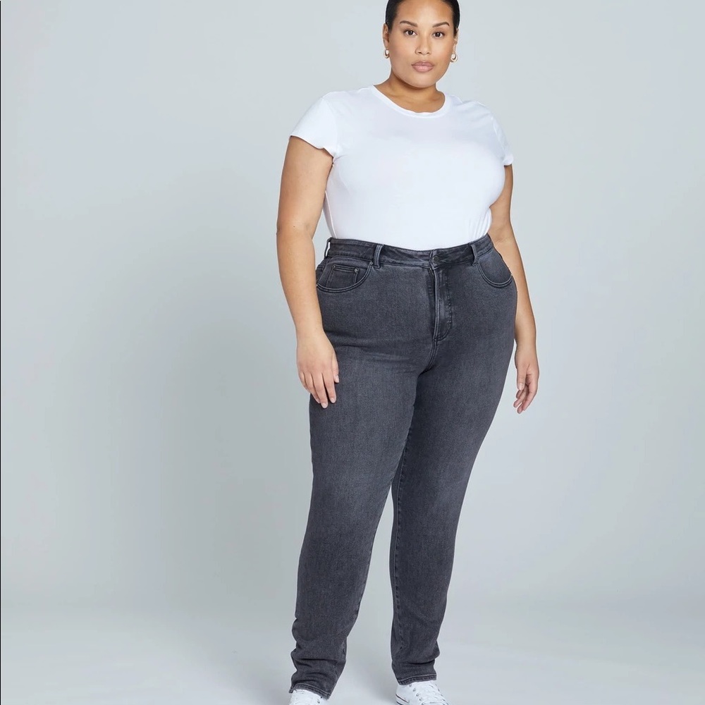 Universal Standard Joni Curvy Skinny Jeans in Soft Black